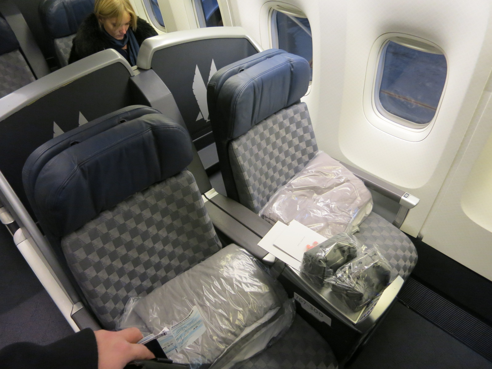 Which is Better: American Airlines vs British Airways Business Class ...