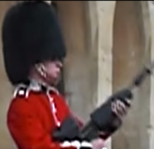 Queen's Guard Draws Gun on an Annoying Tourist, Plus How Middle East ...