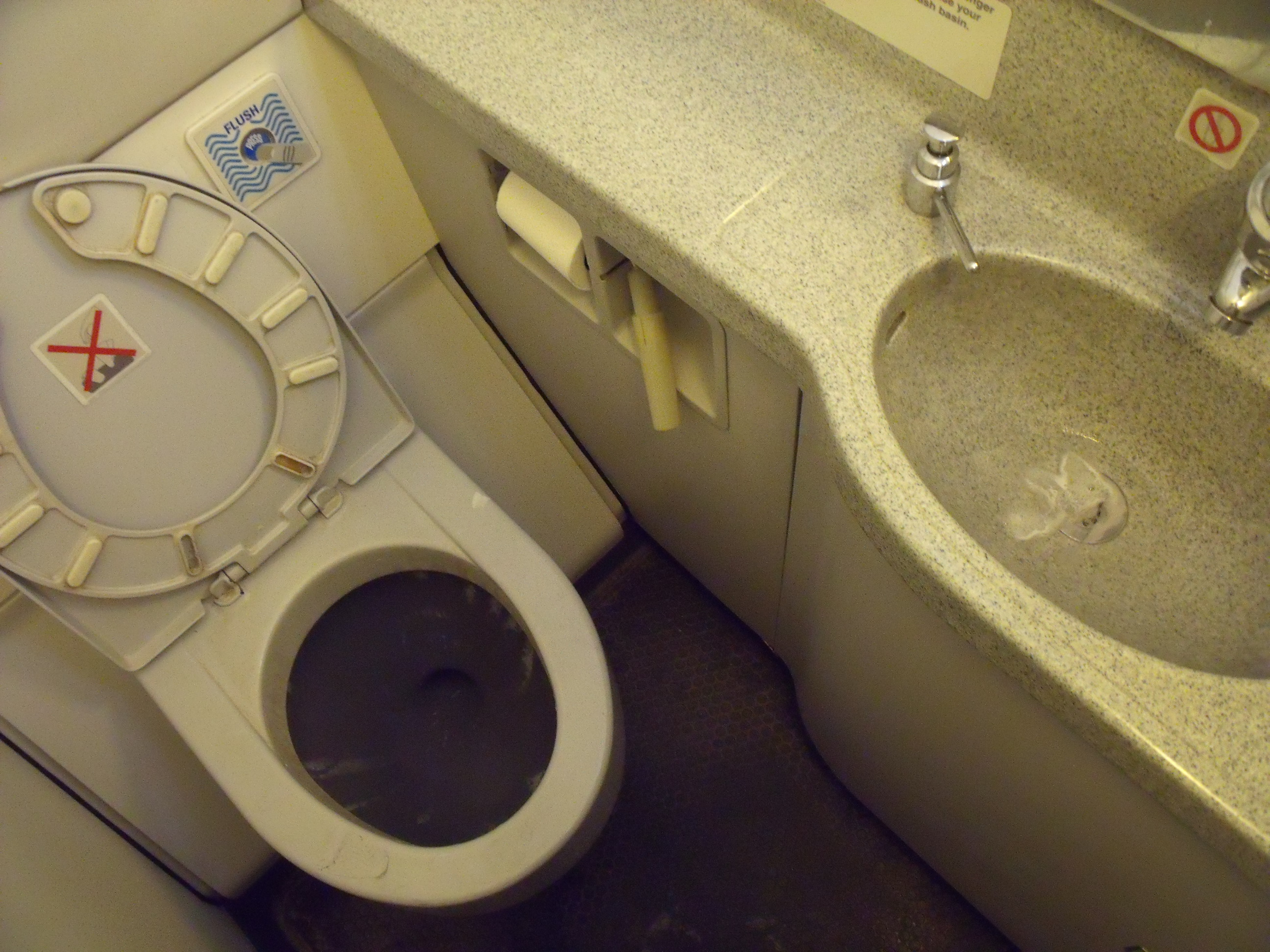 JetBlue Operates Four Hour Flight Without A Restroom: Wet Pants And Desperate Fa..