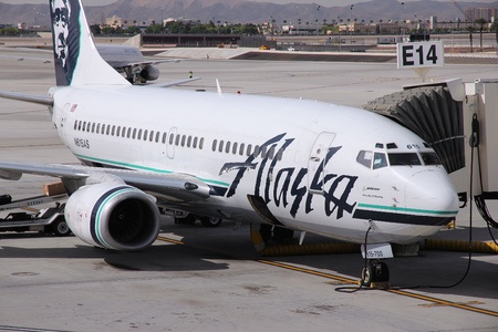 Alaska Airlines Diverts Due to Drunk Passenger, Compensates Everyone