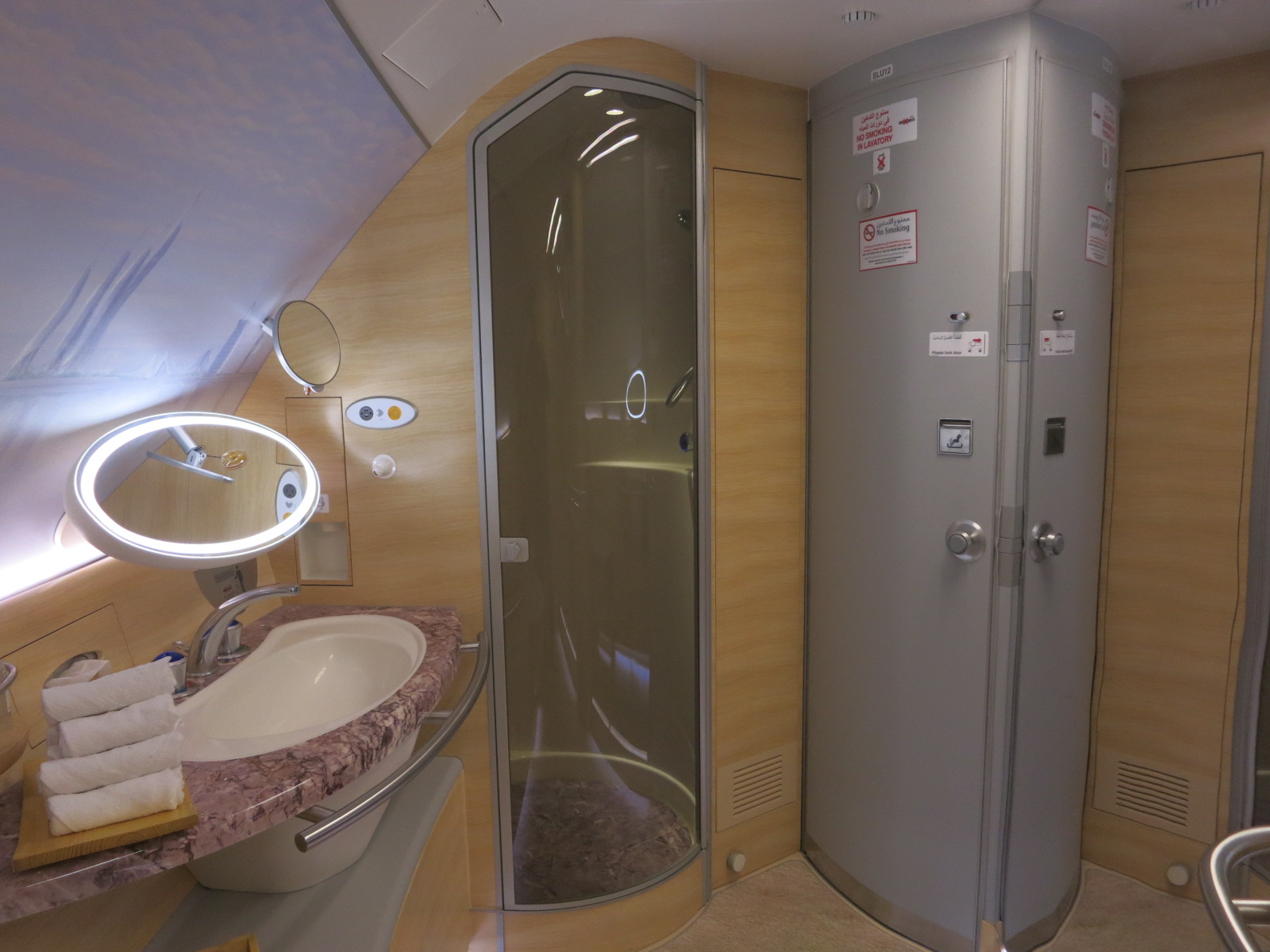 emirates shower suite
