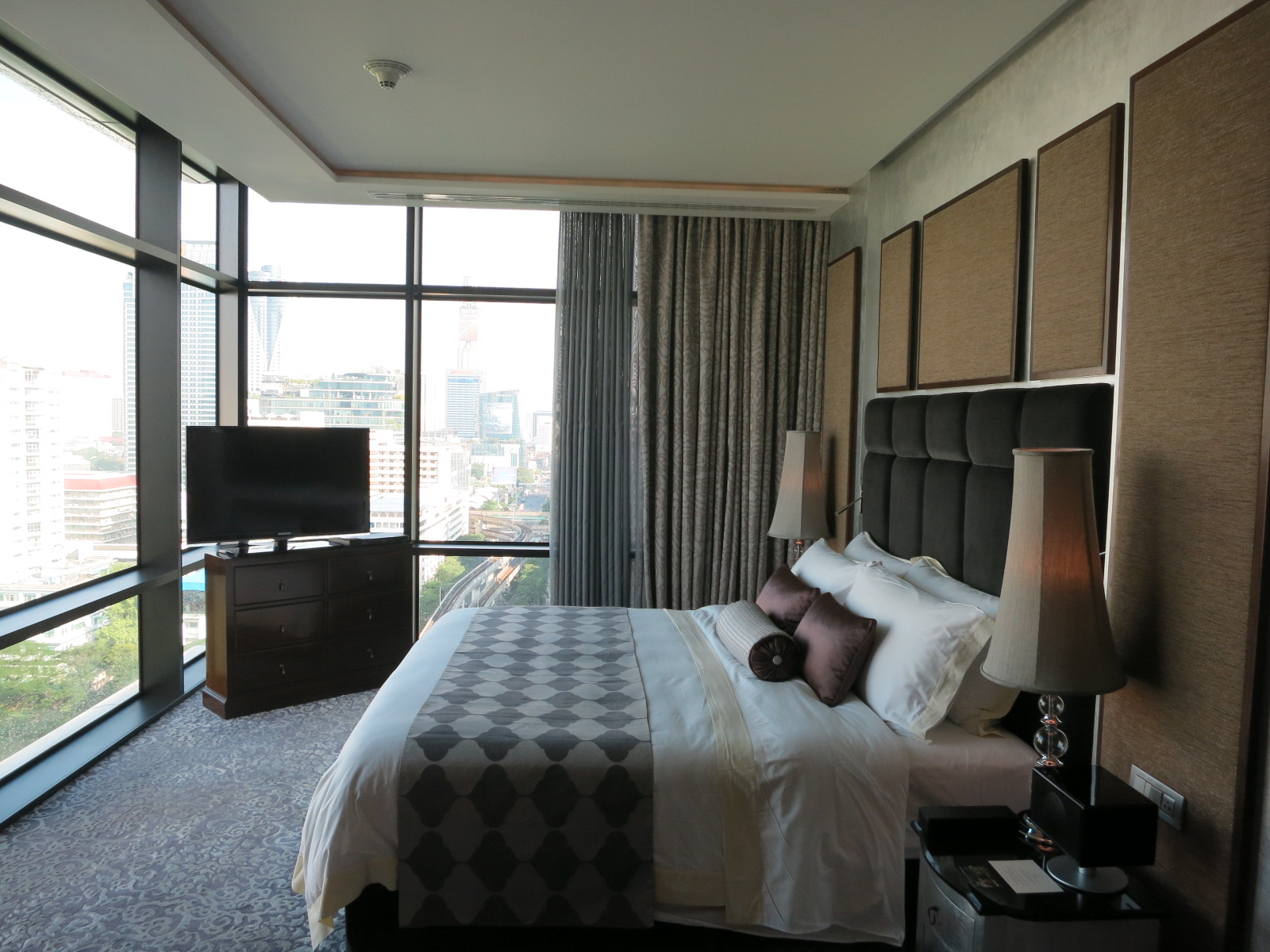 St. Regis Bangkok hotel Caroline Astor Suite king bed