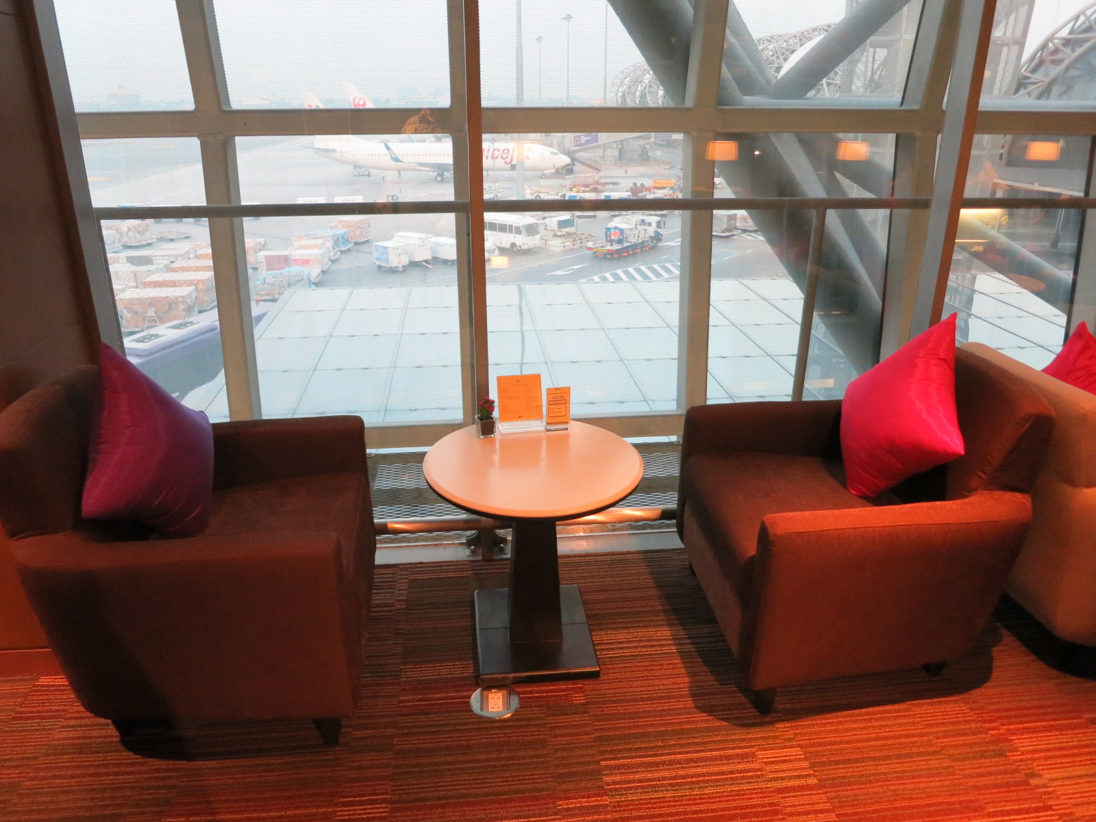Thai Airways First Class Lounge Bangkok Terminal E