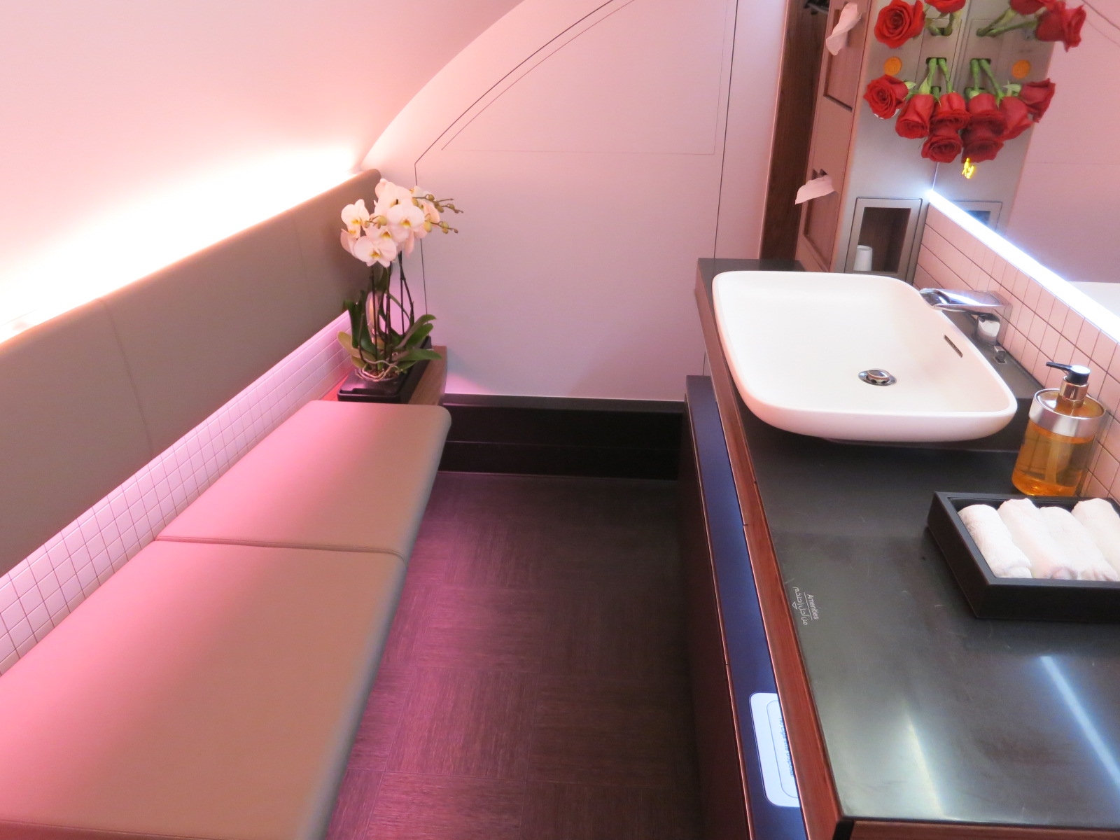 Qatar Airways A380 first class bathroom Bangkok-Doha 