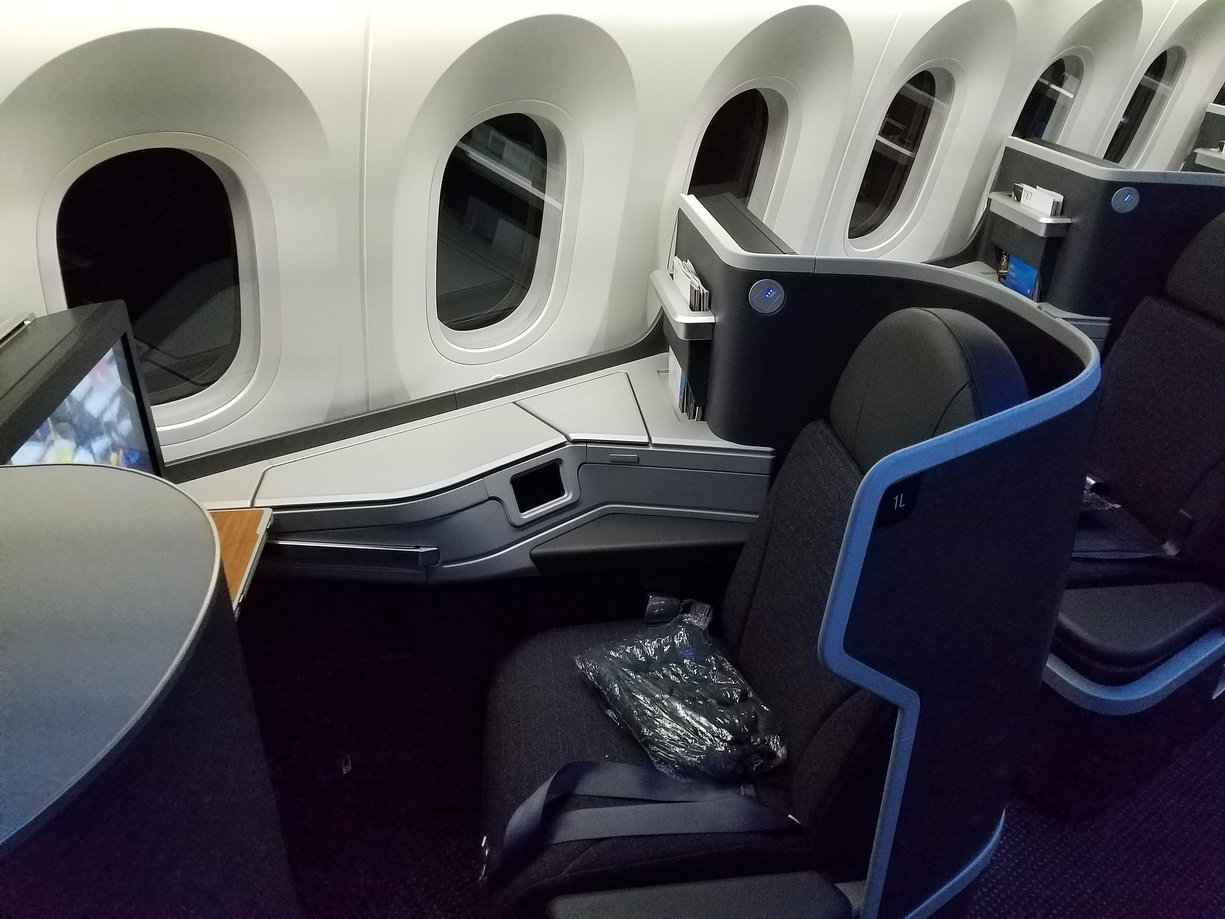 american airlines business class boeing 787-9