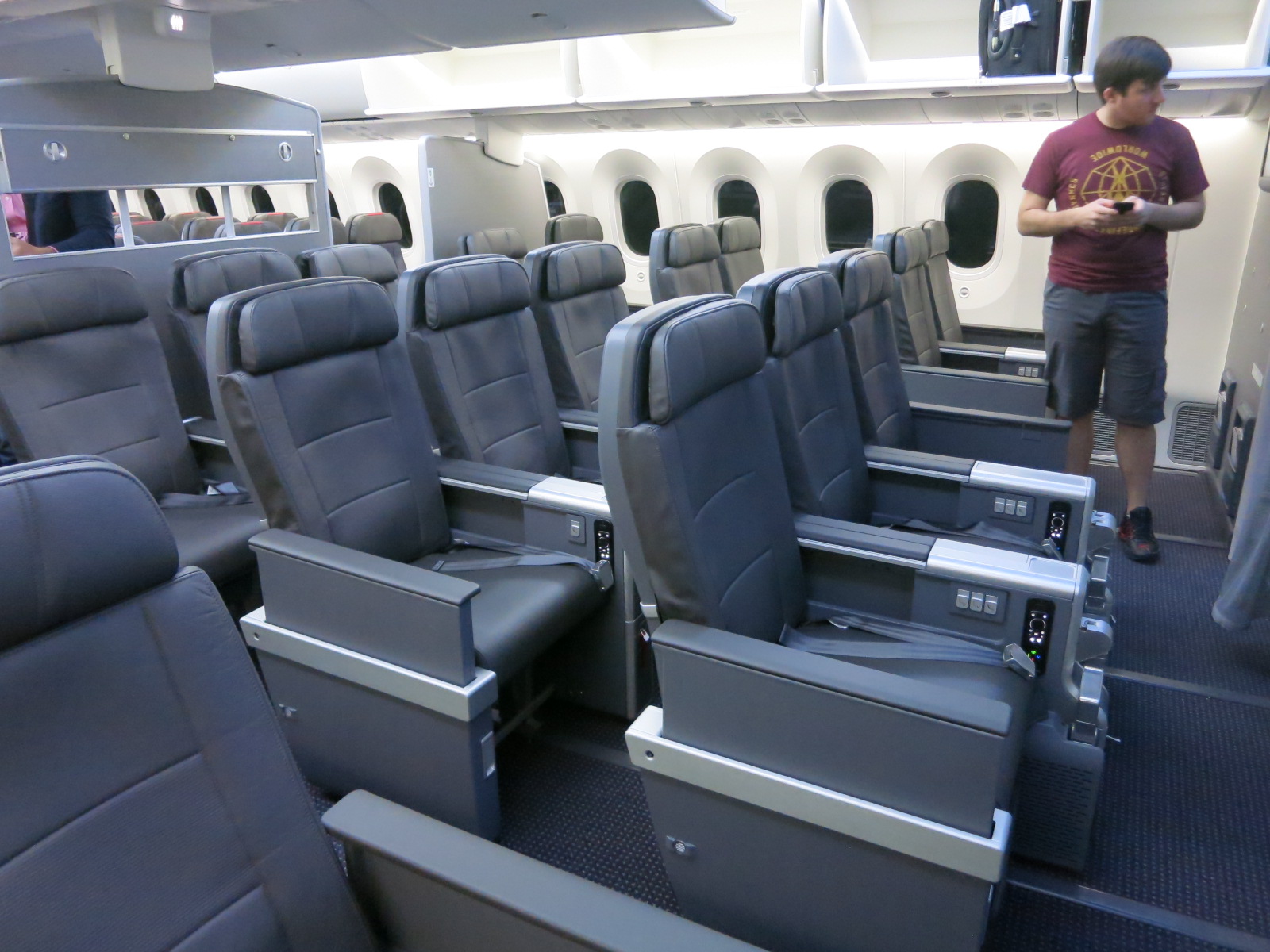 Premium Economy − Travel information − American Airlines