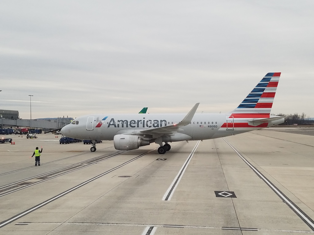 American Airlines Just Had Its 3 Biggest Days For Ticket Sales Ever