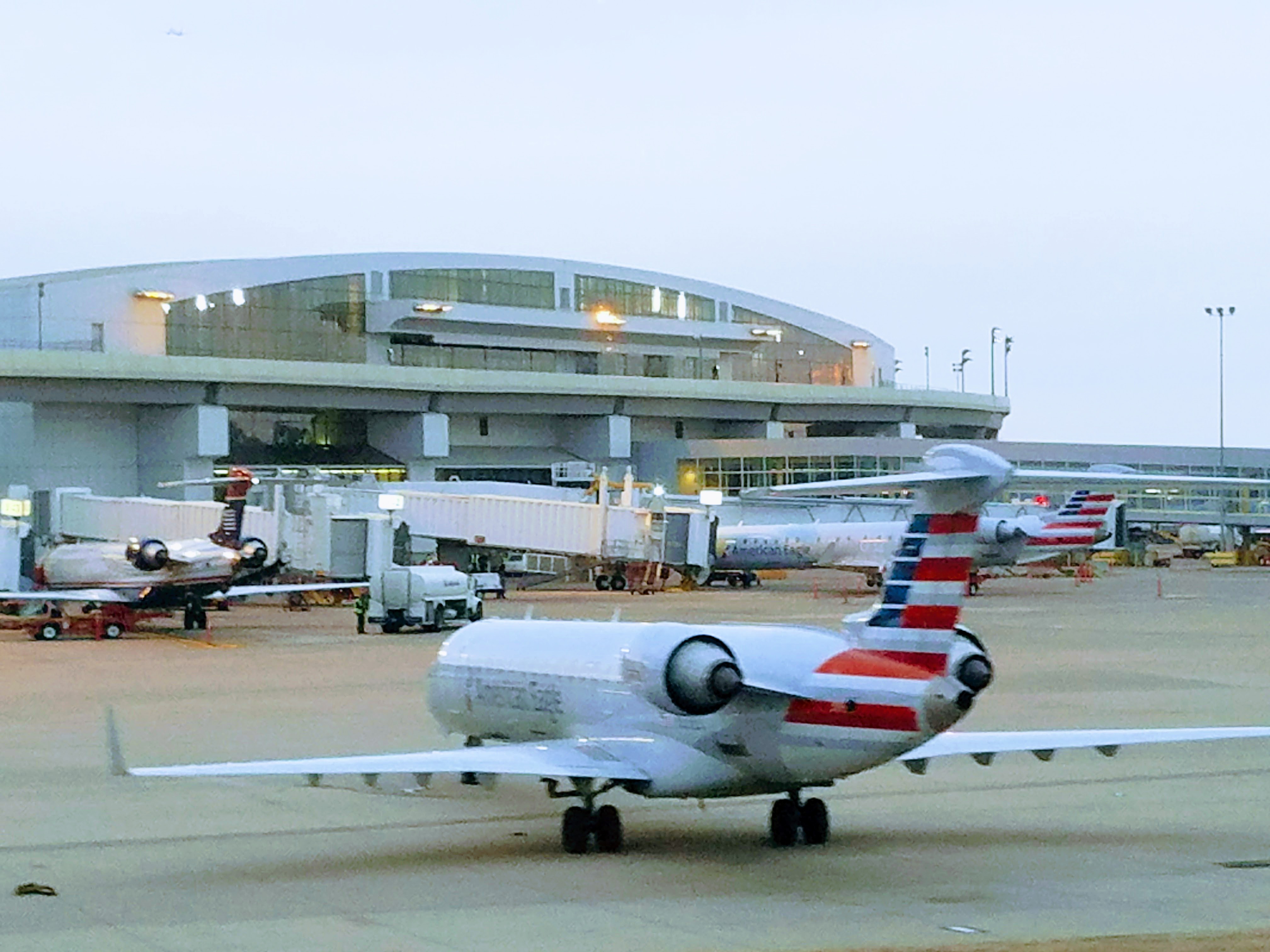 American Airlines Passenger Calls 911 To Be Freed From Plane After Three Hour Tarmac Delay