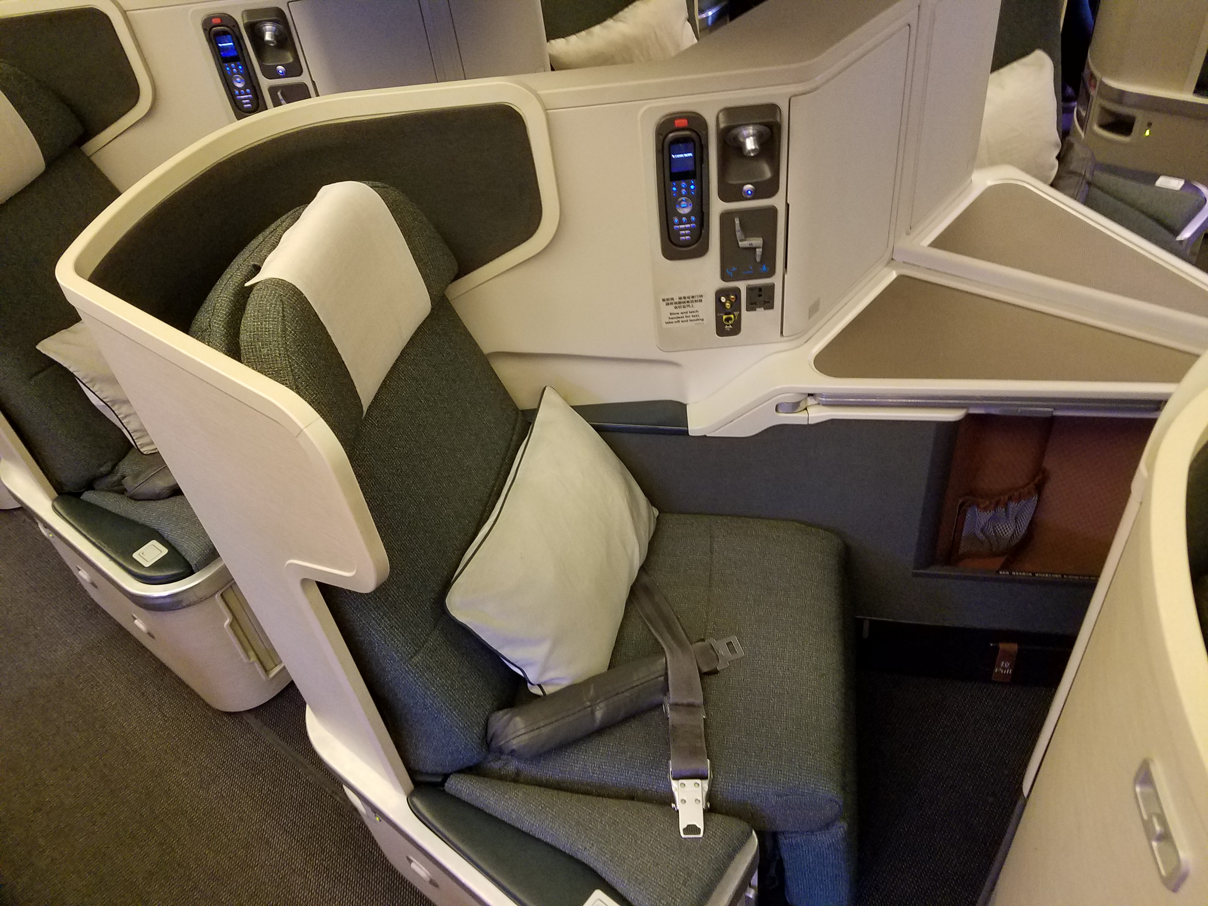 cathay pacific business class seat