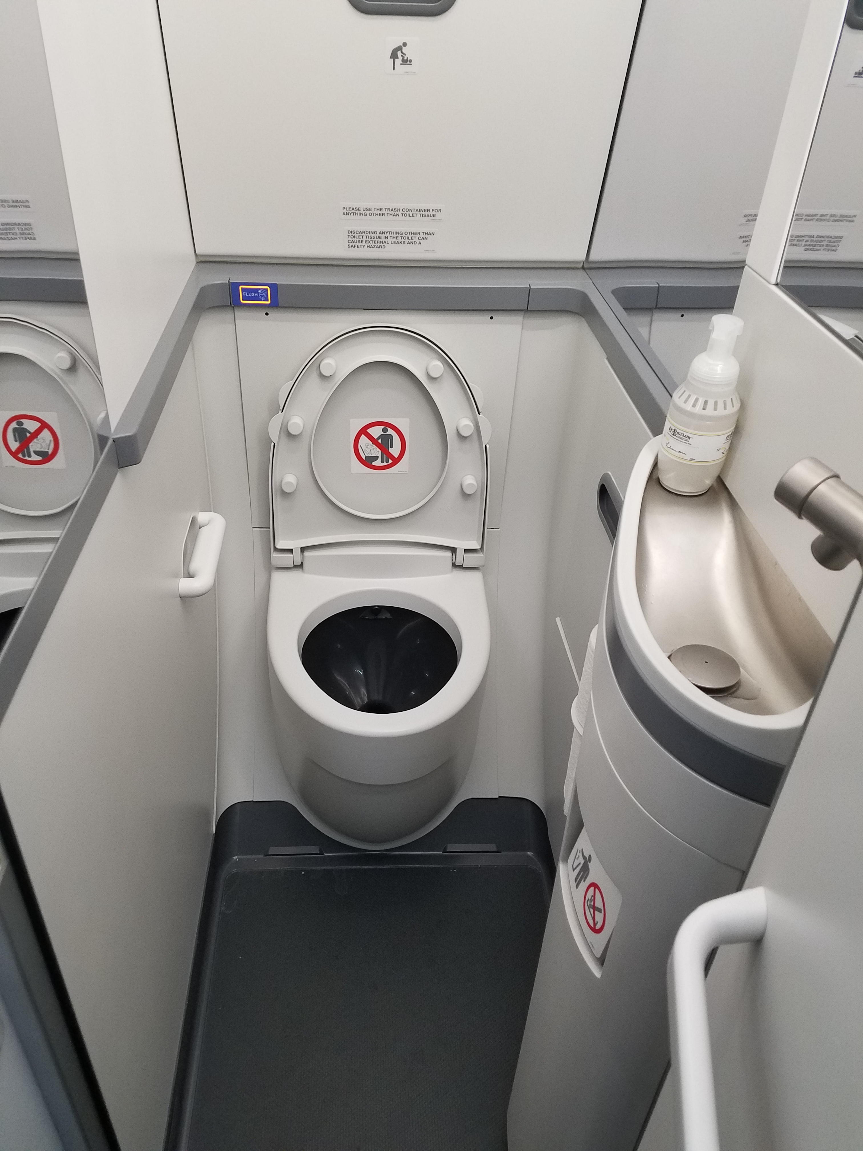 American S Ceo Says His Airline S New Miniature Lavatory Is