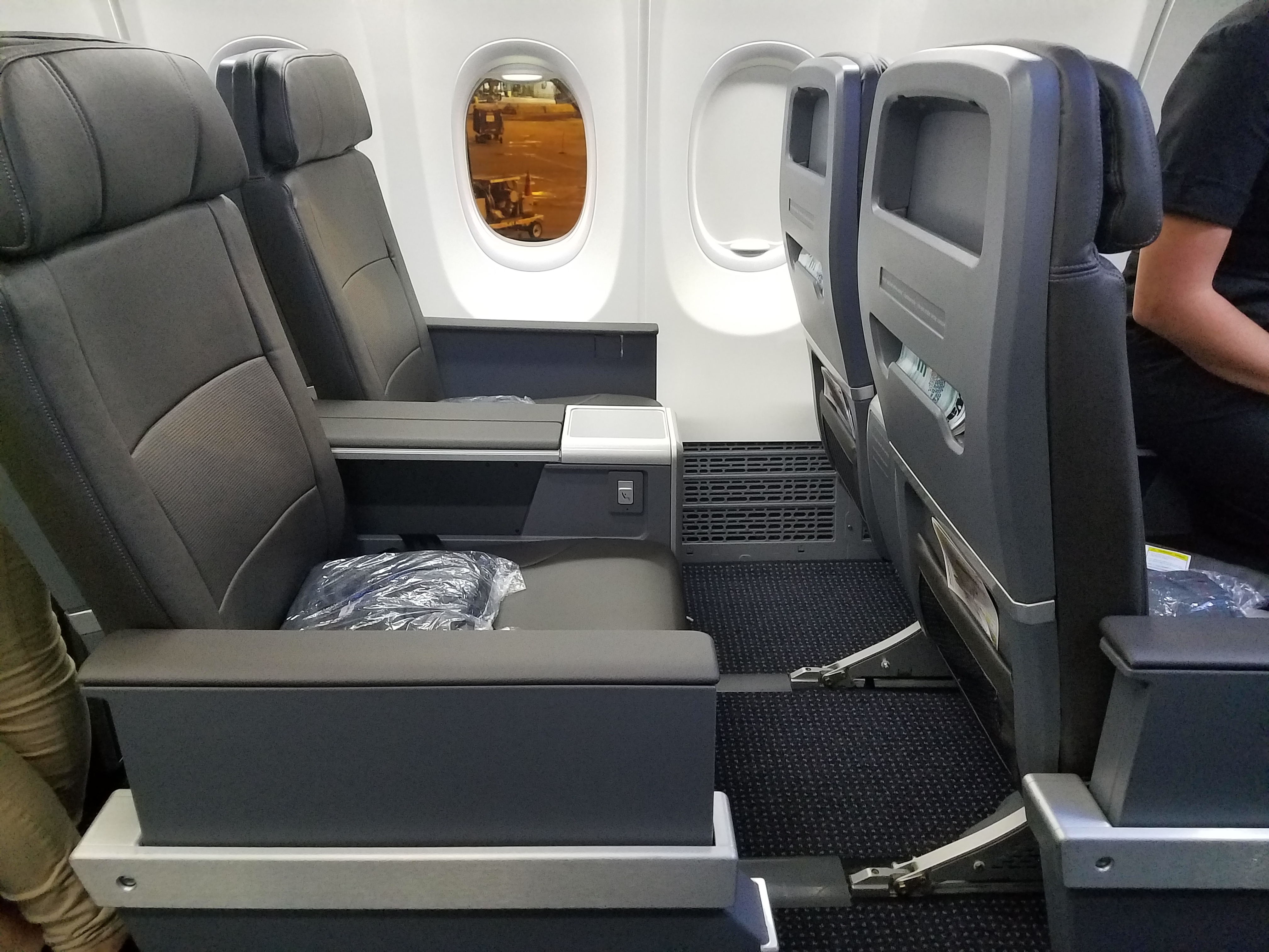 Why economy passengers should stop reclining their airline seats