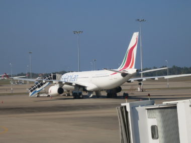 emirates plane from behind