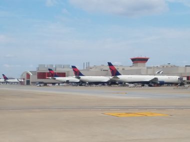delta airplanes on tarmac