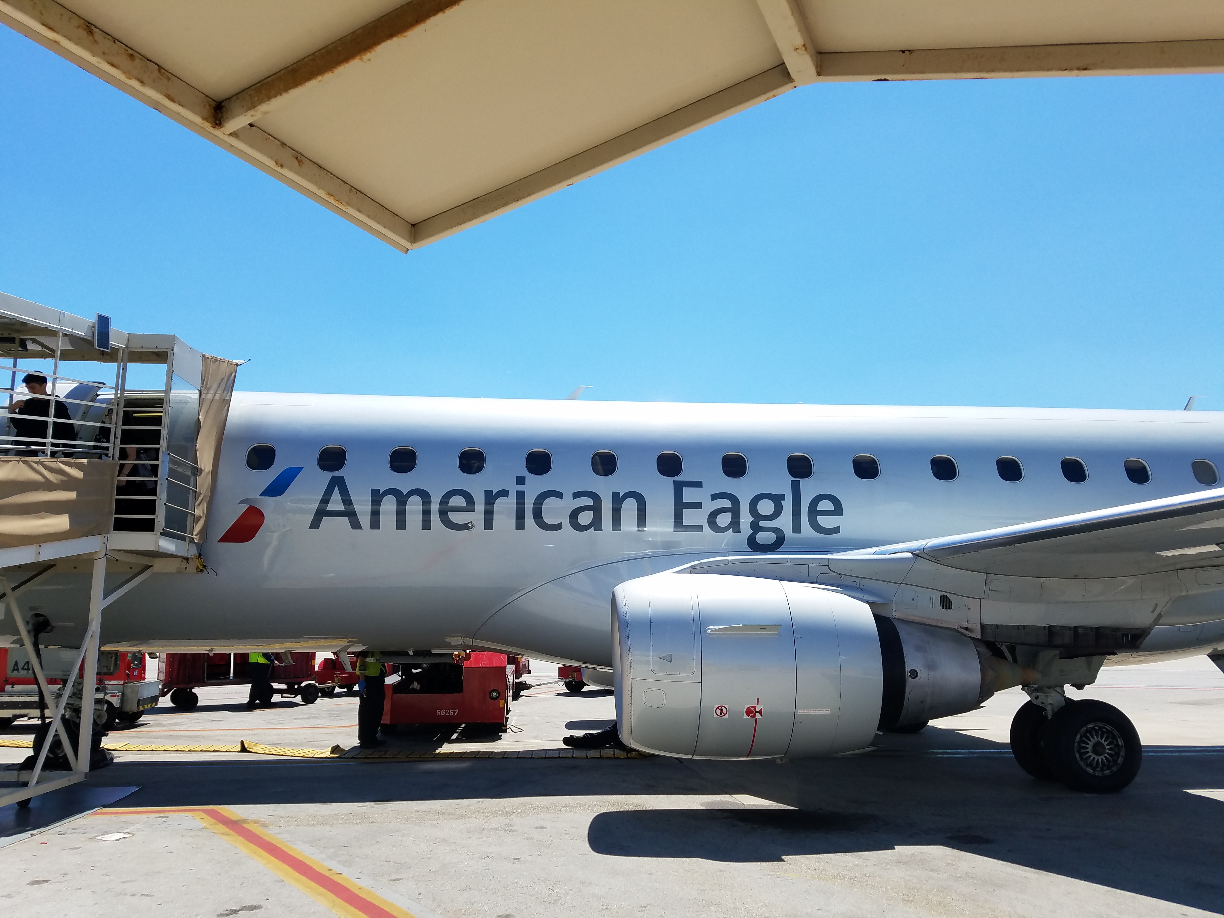 Embraer 175 Regional Jet American Airlines