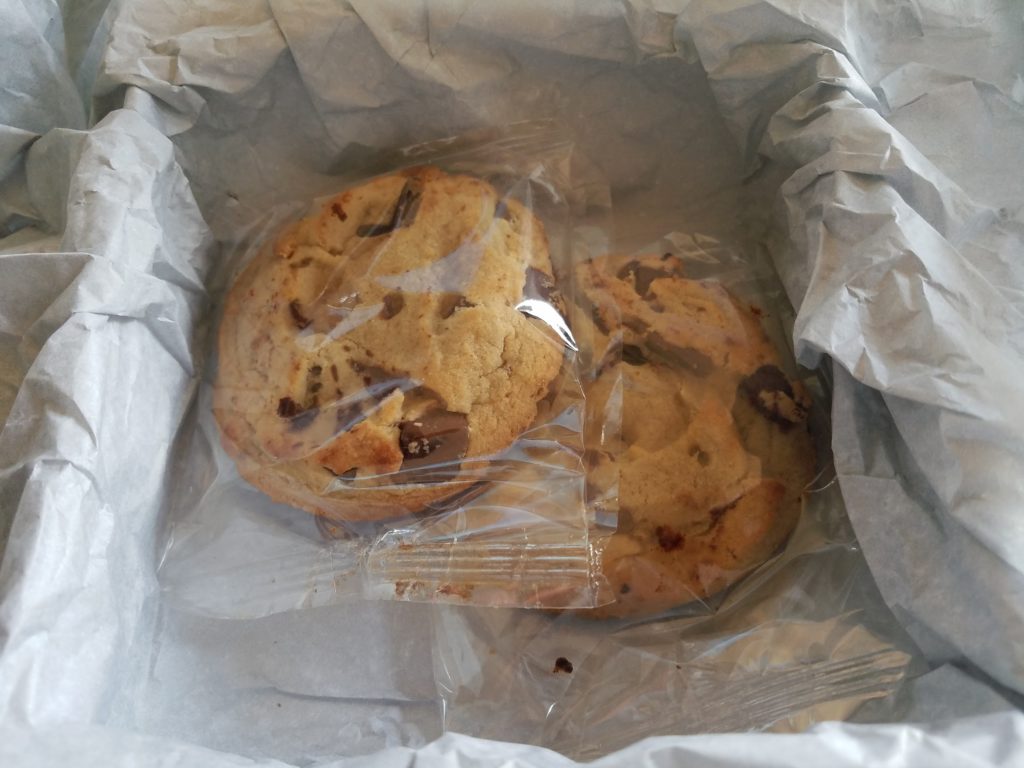 American Airlines Replaces First Class Chocolate Chip Cookies View