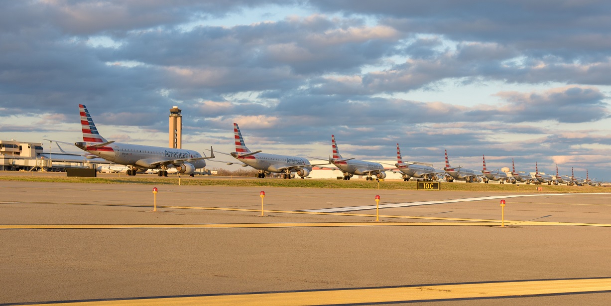 american airlines planes parked in pittsburgh