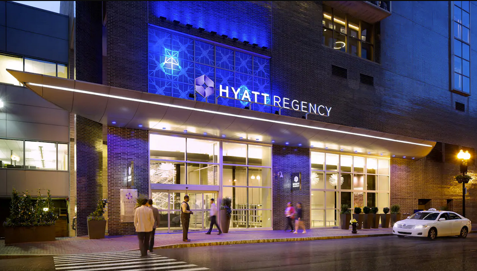 Woman Meets Guy On Dating App, Invites Him Back To The Hyatt, Tases Him - View f..