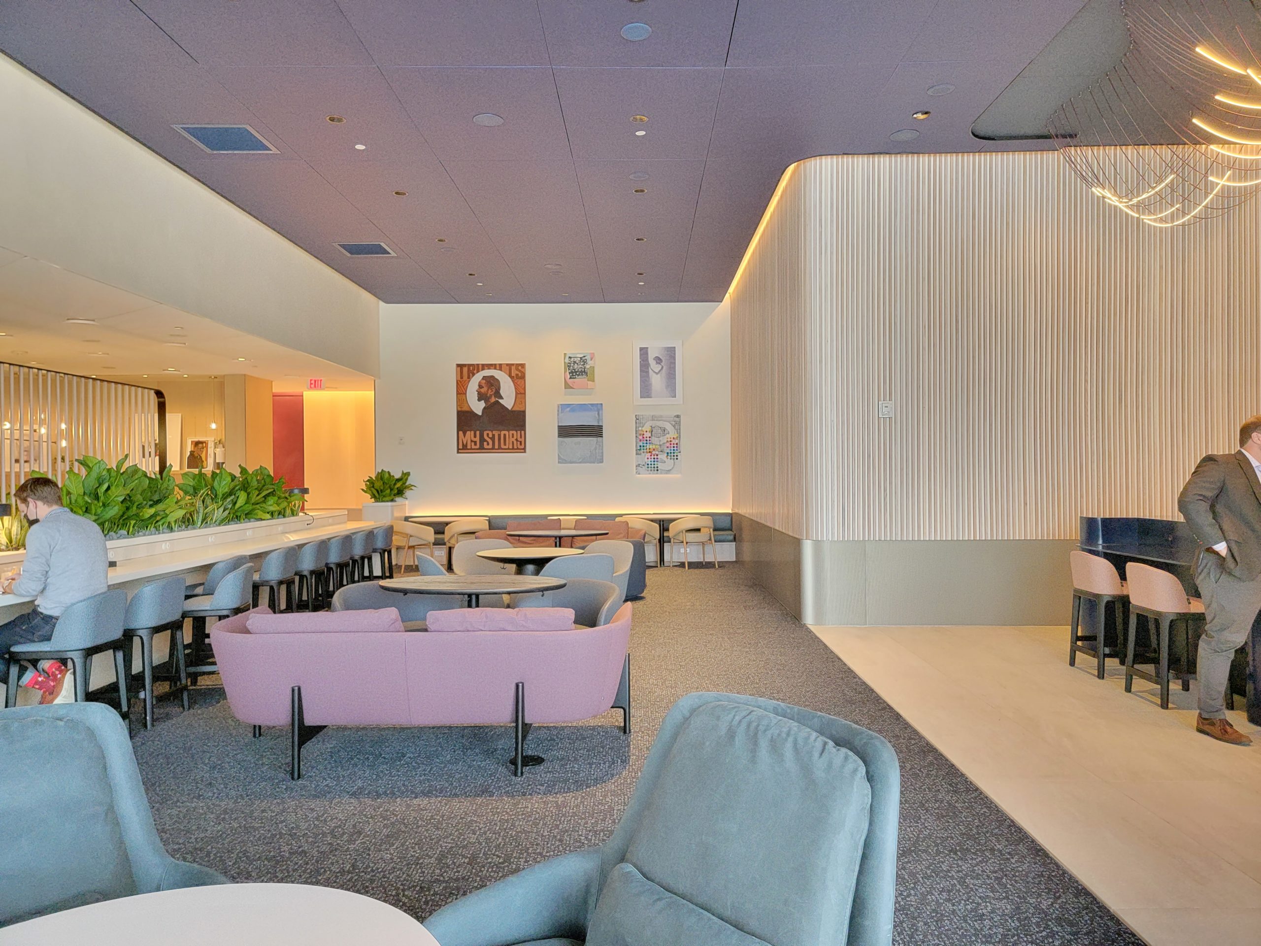 capital one venture x airport lounge access dfw