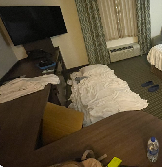American Airlines Gave Three Passengers One Hotel Room To Share During Mechanica..