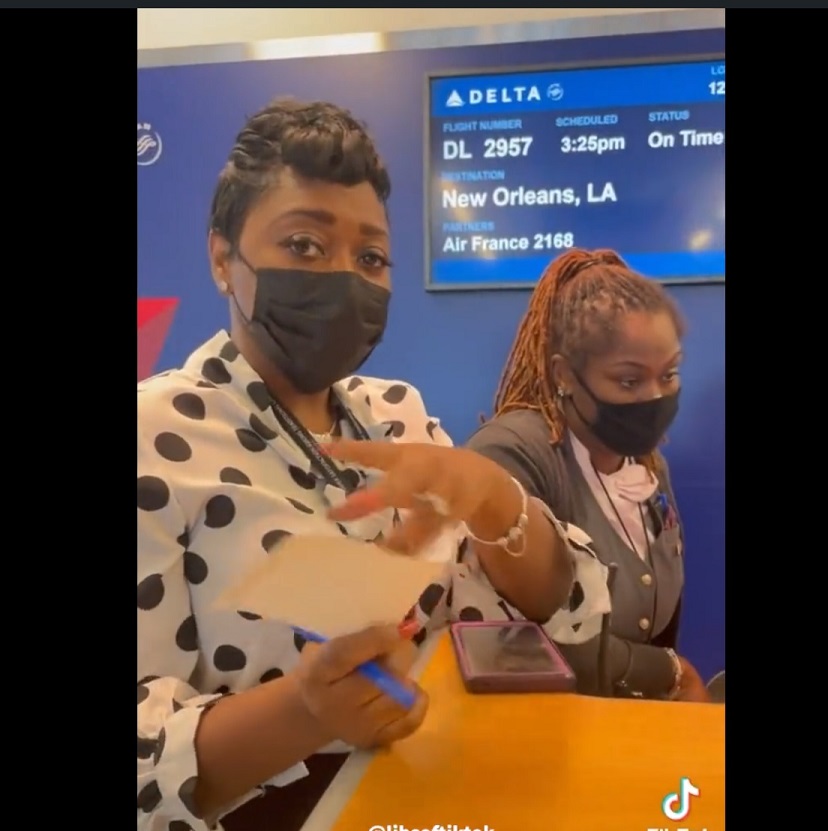 Watch Delta Kick This Passenger Off Flight For His Offensive Hoodie
