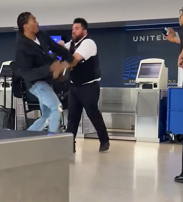 United Airlines defends gate decision to bar girls wearing