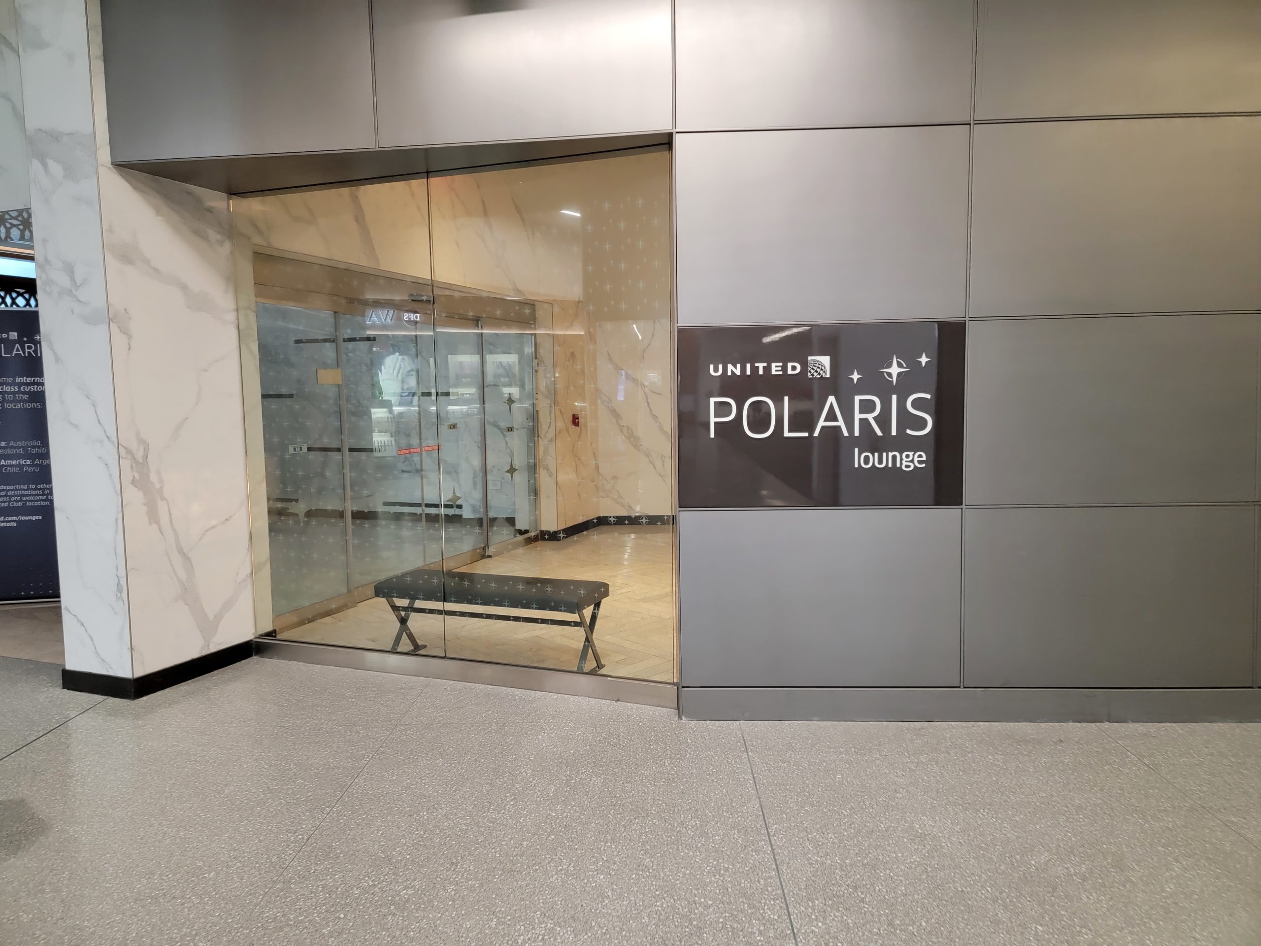 united polaris lounge SFO entrance