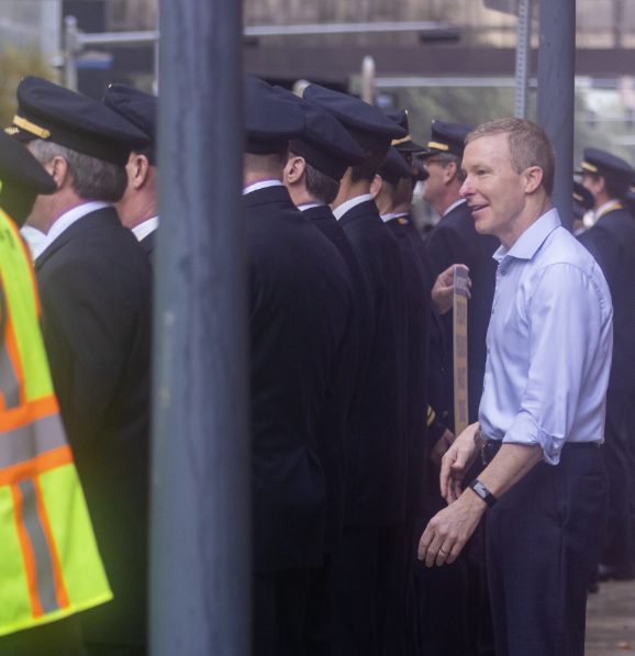 United Airlines Pilots Literally Turn Their Back On Scott Kirby When He  Showed Up To Speak With Them - View from the Wing