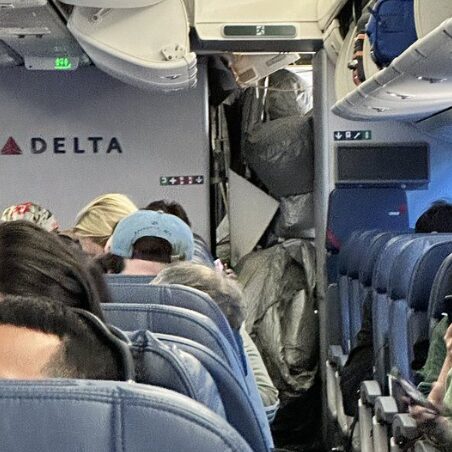 Emergency Slide 'Explodes' Inside Delta Air Lines Boeing 767 After ...