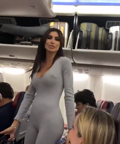 “I am Instagram Well-known” Lady Will get Kicked Out Of American Airways Coach – View from the Wing | Digital Noch