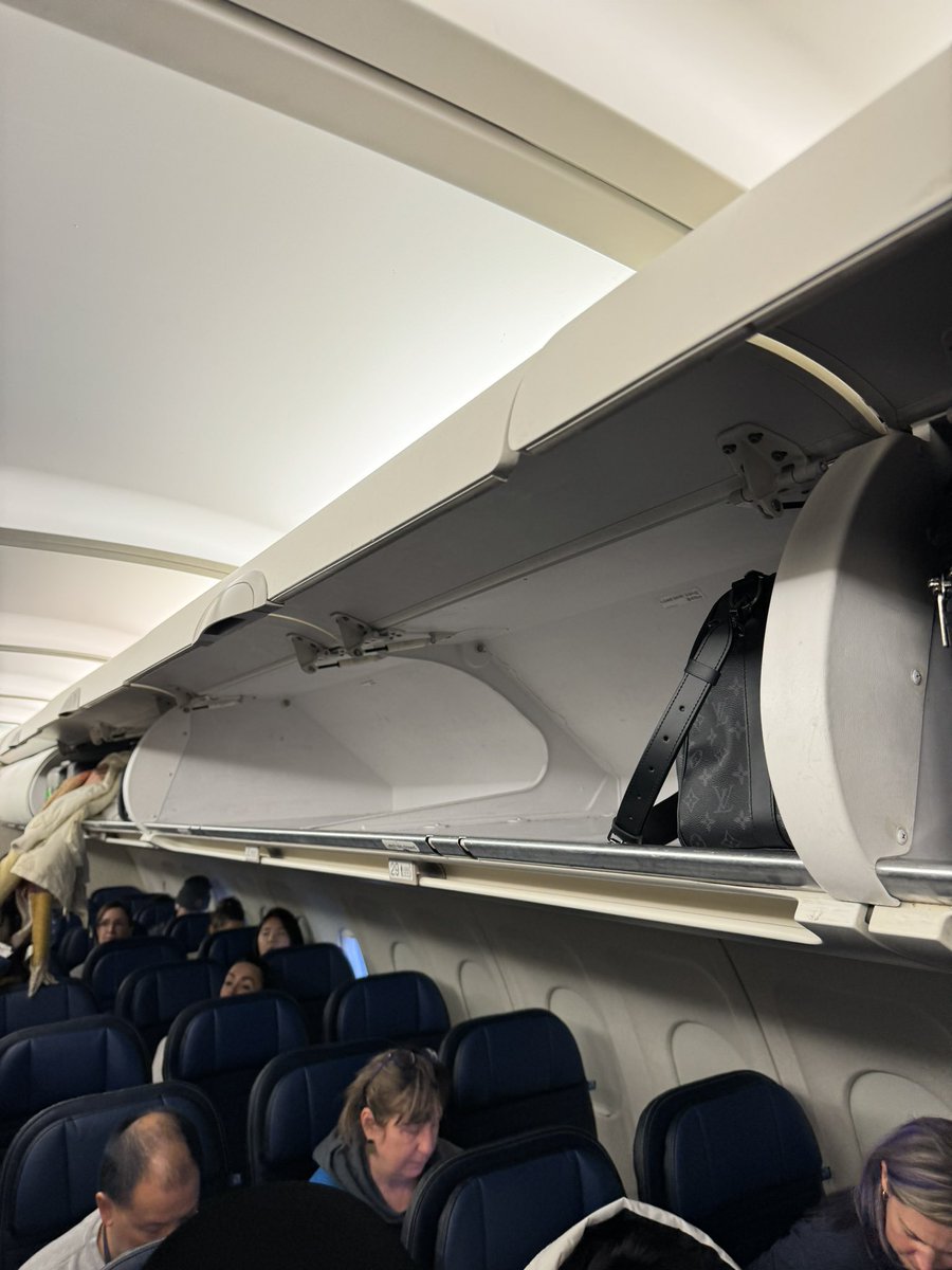 Forced to Gate-Check? Why Airlines Are Making You Give Up Bags Even When Overhead Bins Are Empty [Roundup]