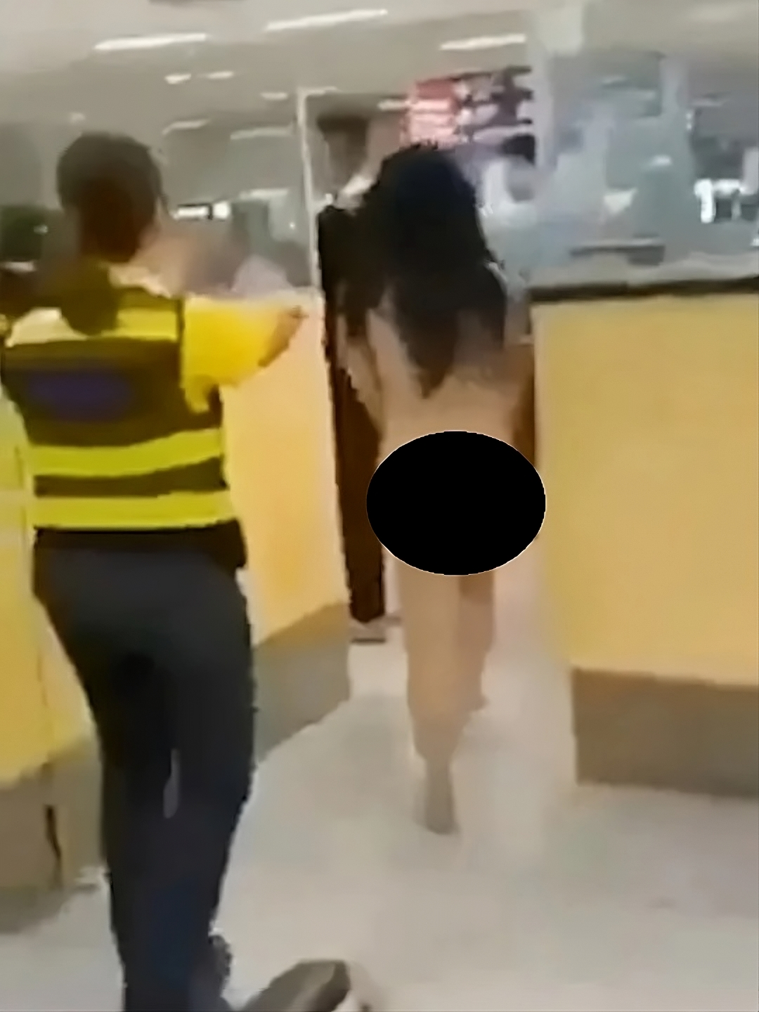 Woman Strips Down, Walks Naked Through Manila Airport Terminal To Protest  Visa Issue - View from the Wing