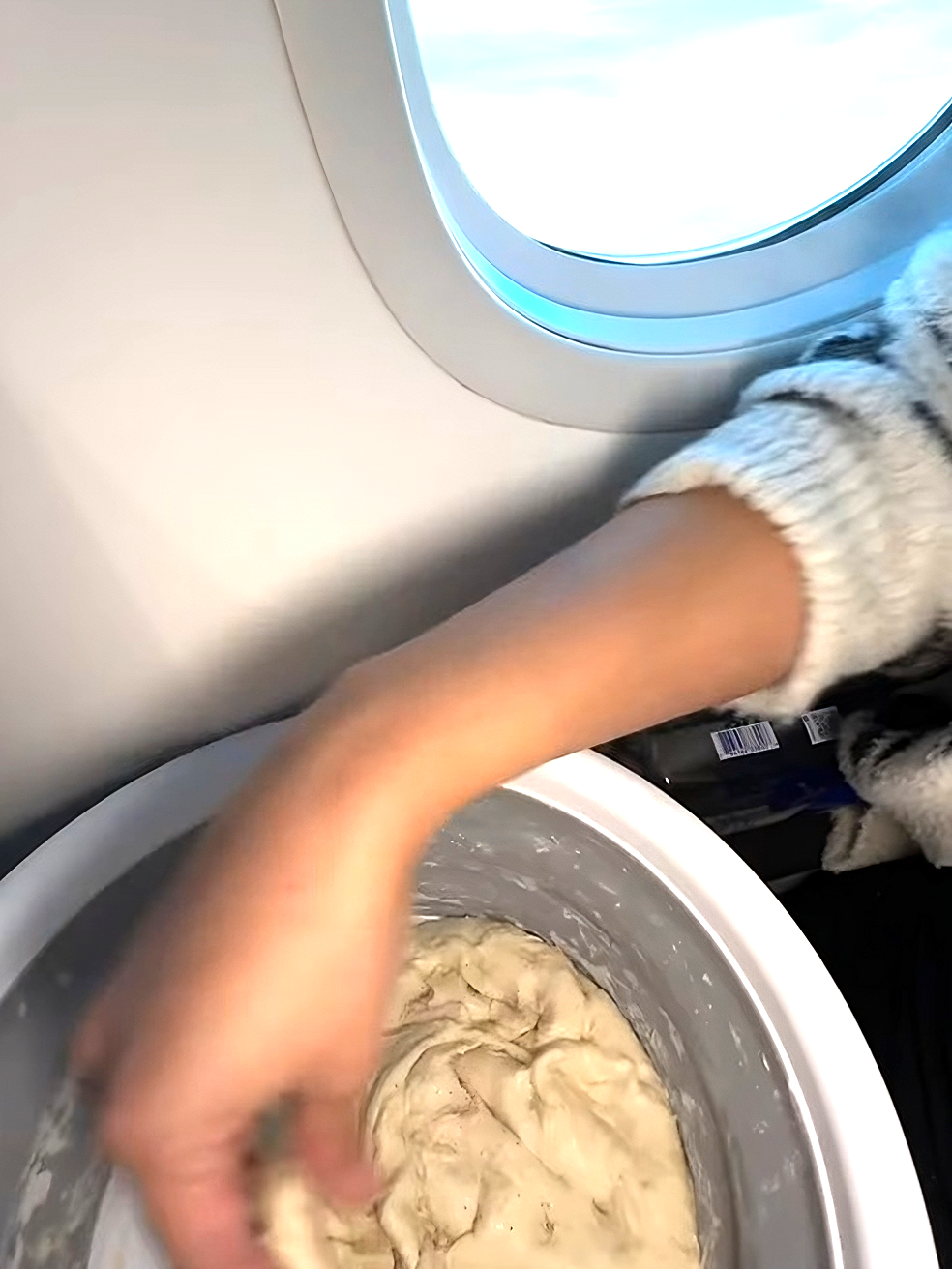 The largest American Airlines passenger of all time baked bread on a flight to Spain