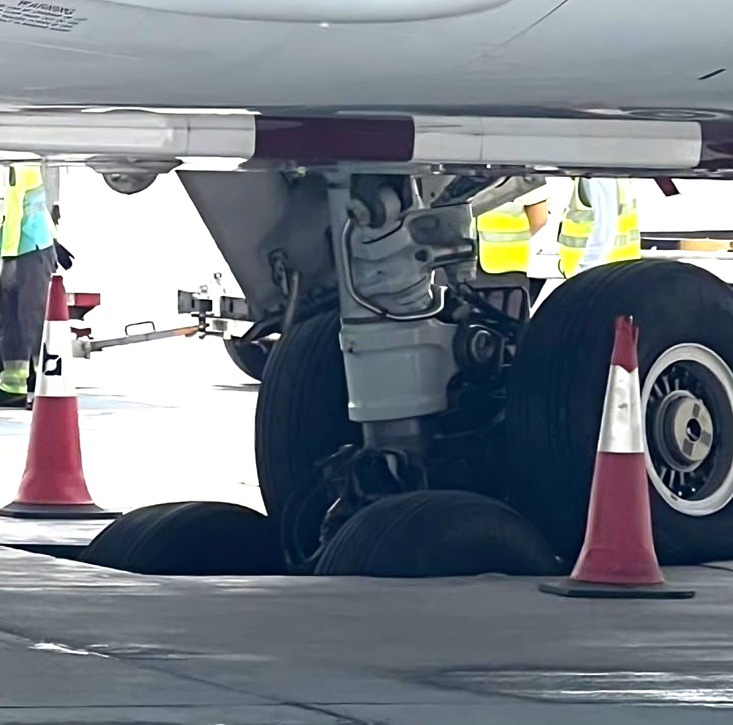 Qatar Airways 787 Grounded After Right Engine Hits Ground As Landing Gear Sinks Into Drain – View from the Wing