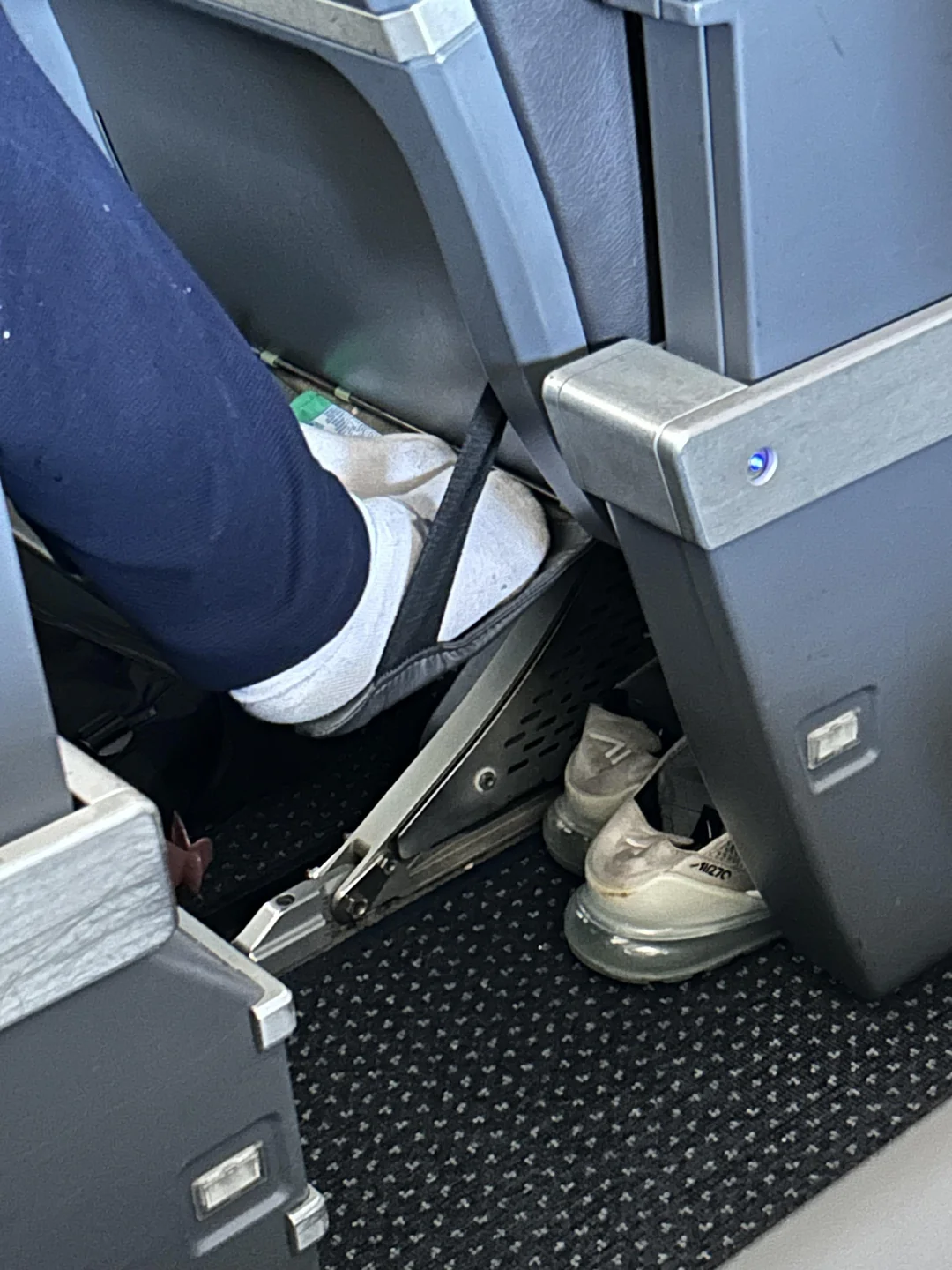 Rudest Flyer Yet? Passenger’s Feet Ruin American Airlines First Class Seat