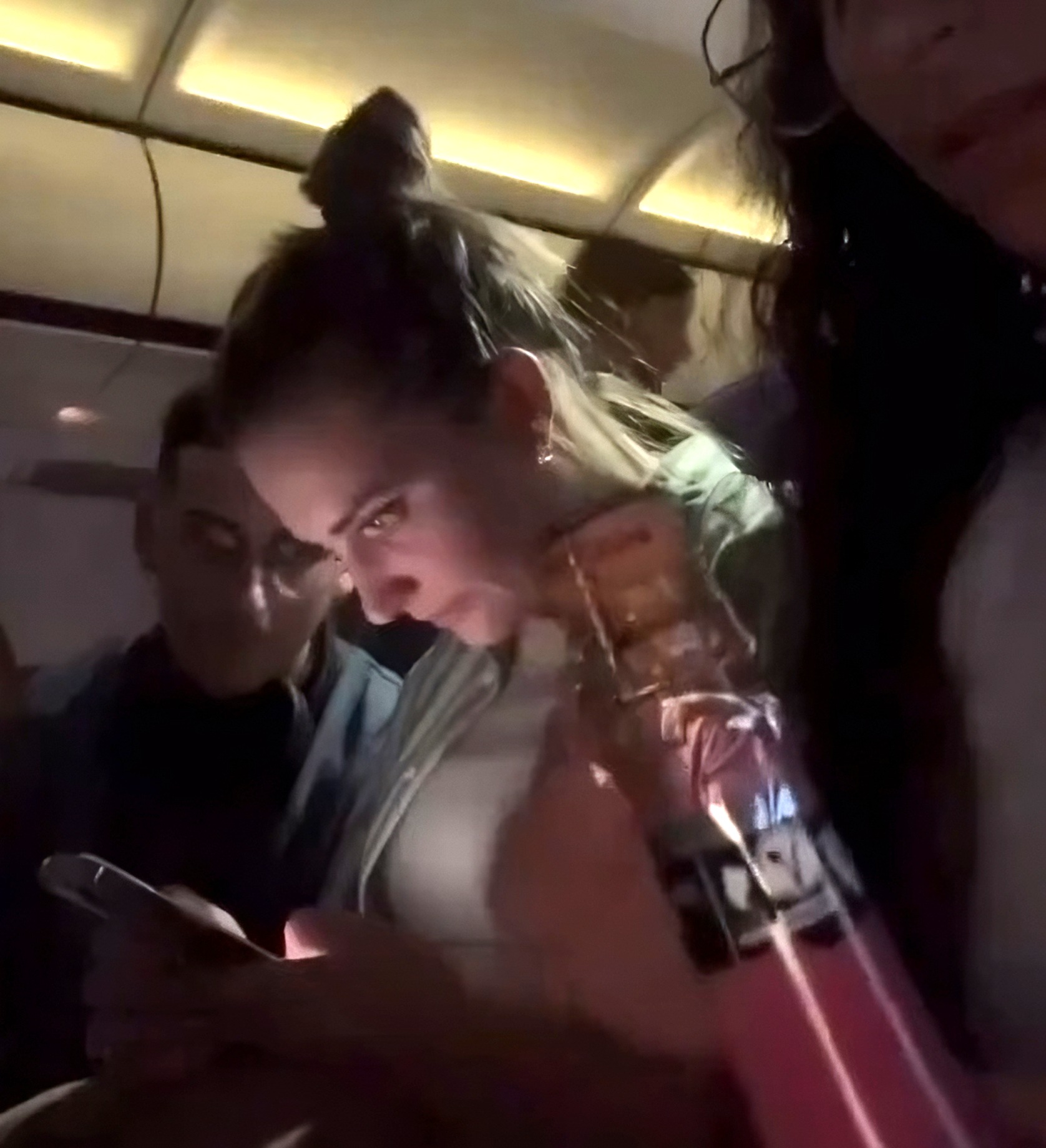 Passenger Pops Open Champagne Mid-Flight—That Didn’t Go Over Quietly [Roundup]