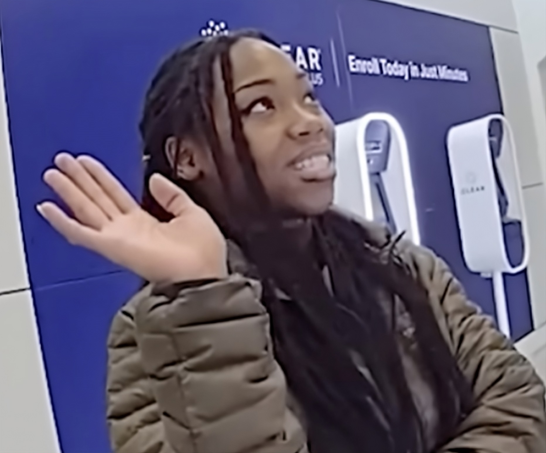 “I’m Sober!” United Passenger Yells—Then Tries To Bite Police At DFW [Roundup]