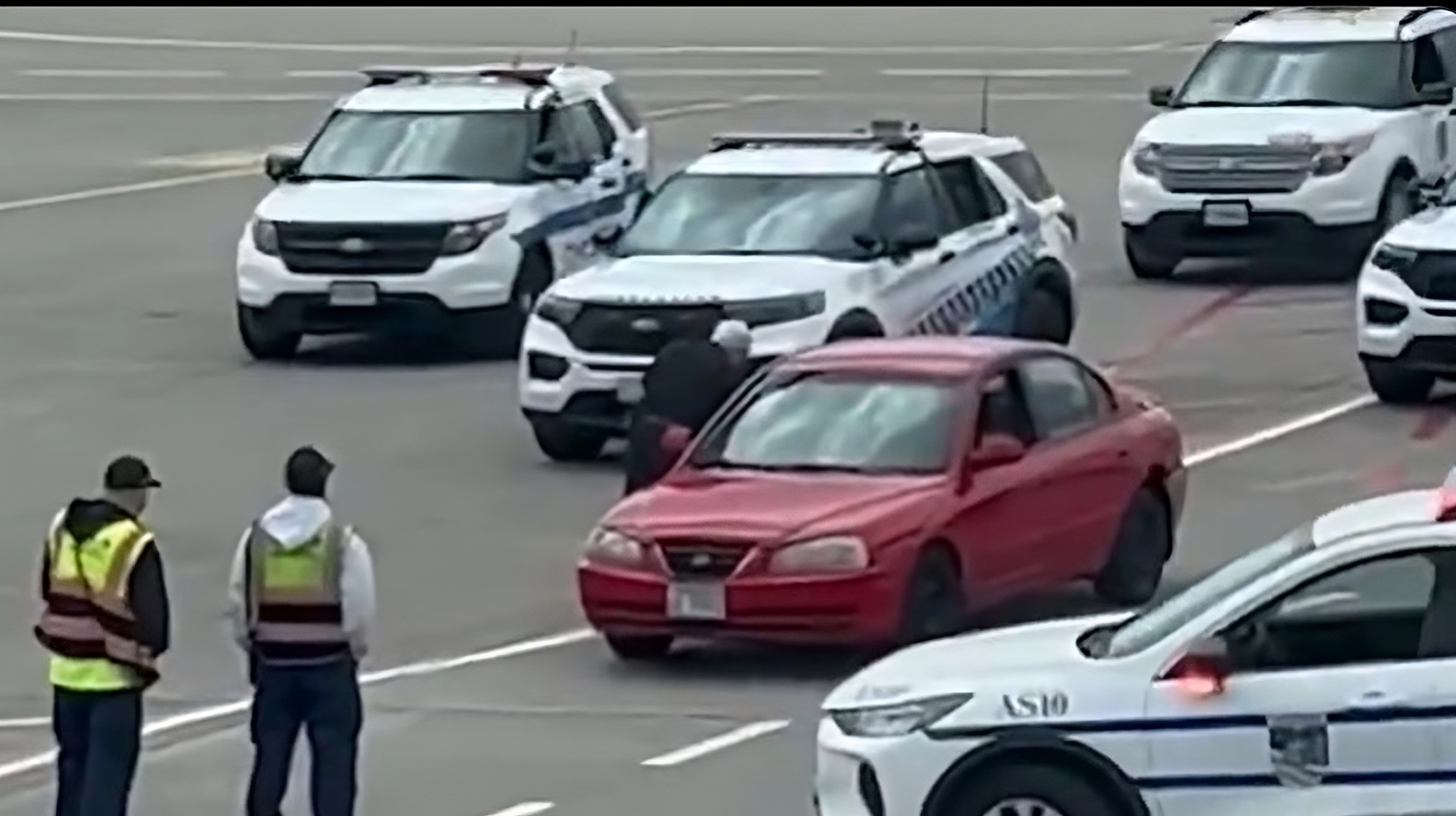 DoorDash Driver Crosses O’Hare Runways After Going the Wrong Way—How Did This Even Happen? [Roundup]