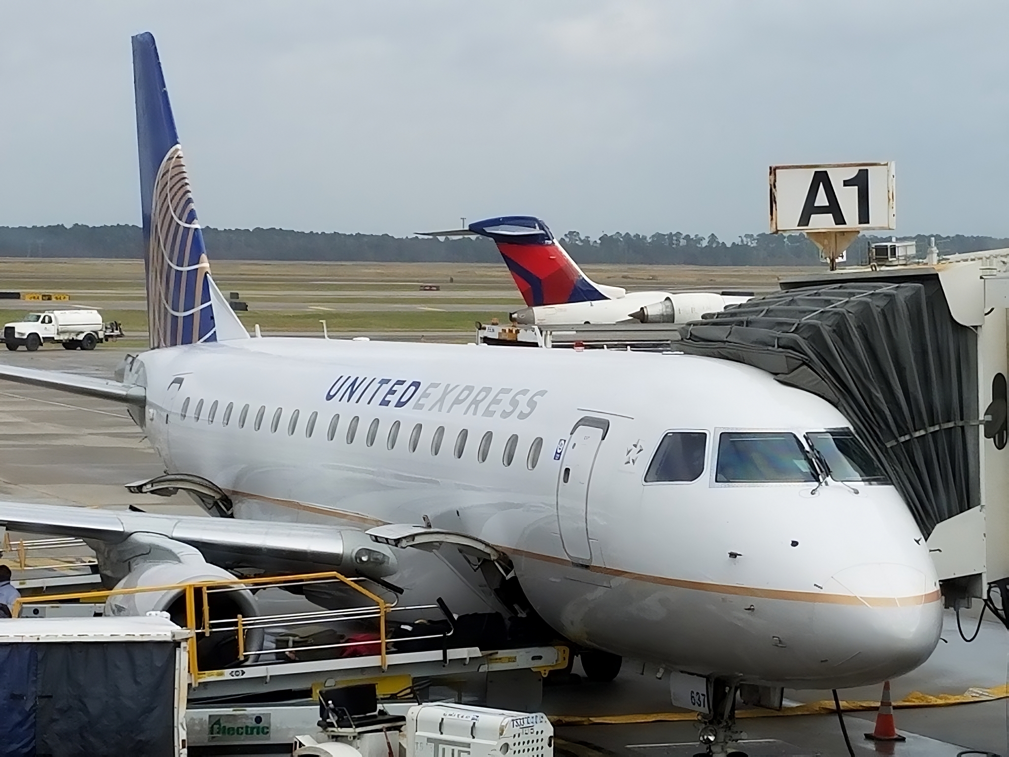 “Fly With This Broken Seat Or Miss Your Flight”: United Passenger Kicked Off After Reporting A Safety Hazard