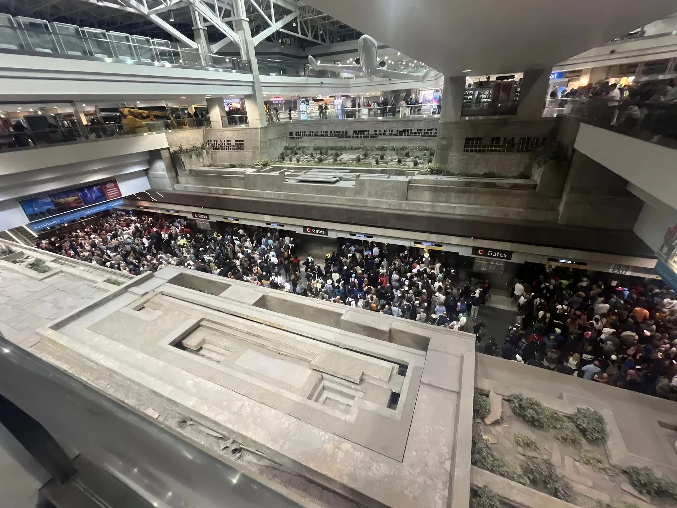 Denver Airport: Endless TSA Lines & Constant Train Breakdowns—America’s Most Painful Home Airport [Roundup]