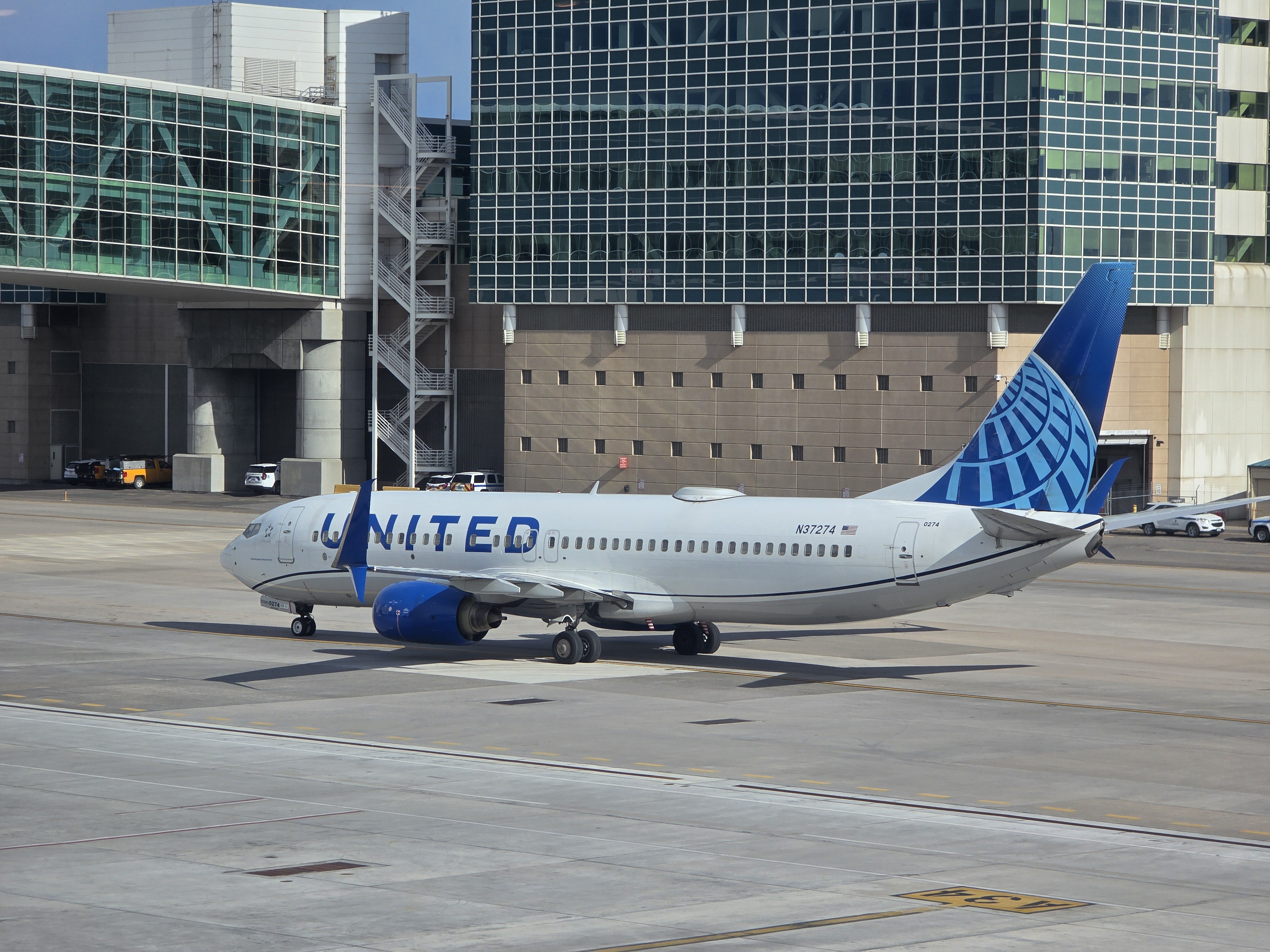 $8,000 Camera Stolen by United—Offered $100 Travel Voucher After Evidence Magically Lost [Roundup]