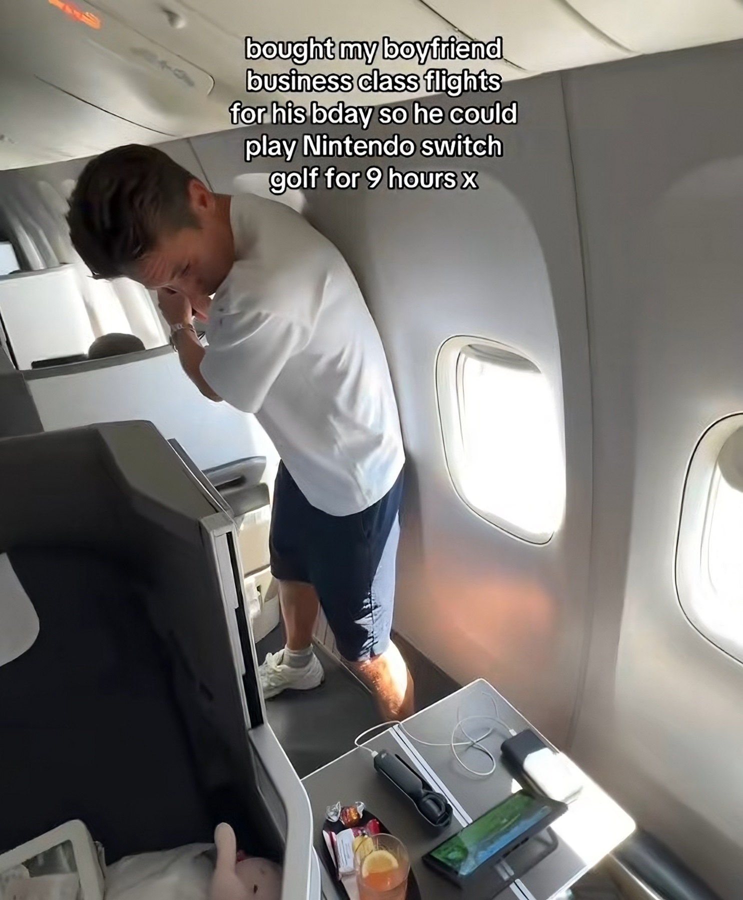 British Airways Business Class Passenger Turns 9-Hour Flight Into Nintendo Switch Golf Marathon