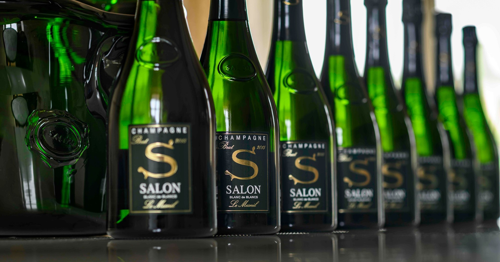 From $3 Economy Wine To $1,200 First Class Champagne—What Airlines Actually Pay Per Bottle - View from the Wing