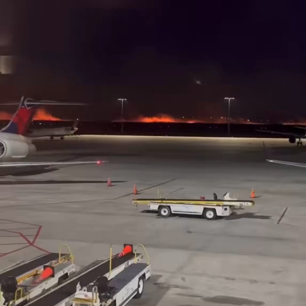 Delta 737 Engine Fails Taking Off From Savannah, Ignites Grass Fire as 179 Passengers Return