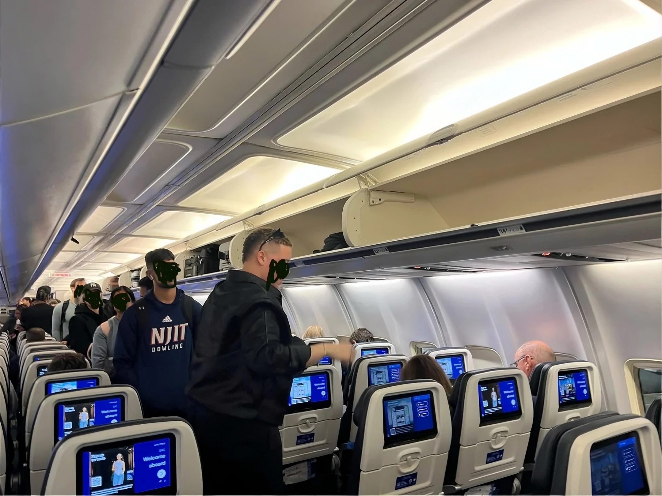 viewfromthewing.com - Gary Leff - Airlines Keep Making You Gate Check Your Carry-on Bag - Then You Board And See Empty Overhead Bins