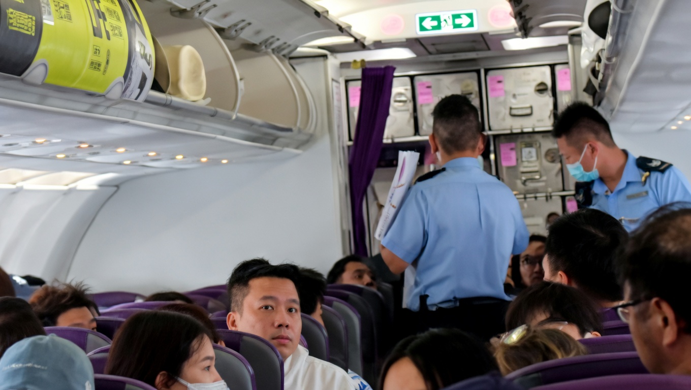 Rise in Theft from Carry-On Bags on Hong Kong Flights Sparks Safety Concerns