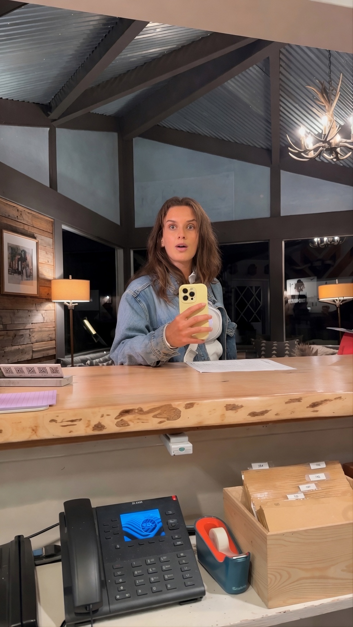 TravelWireDaily — California Hotel Clerk Sees Israeli Passports, Calls Guests ‘Zionist Baby Killers’ — Then Posts The Video Himself
