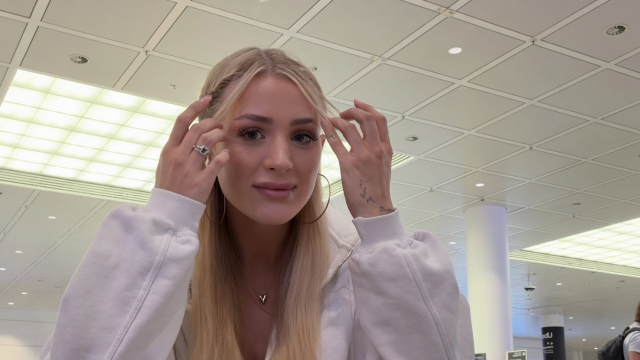 Fitness Influencer Says Lufthansa Told Her She Was "Naked" And Made Her Cover Up To Board
