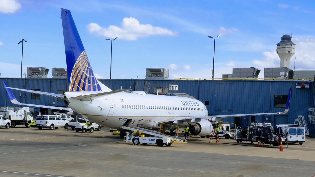TravelWireDaily — United Airlines Baggage And Check-in Workers Reject Contract As Members Rebel Against Their Union