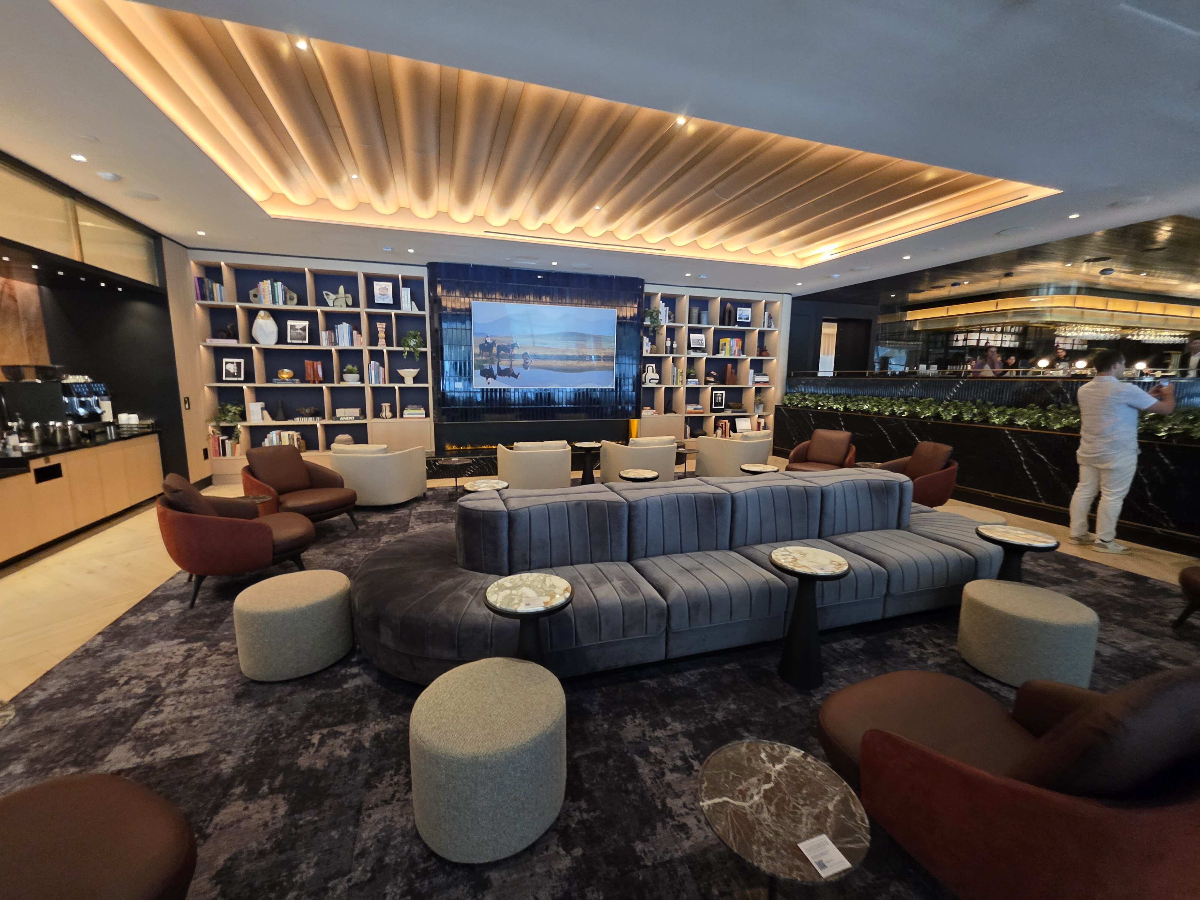 TravelWireDaily — First Look: DFW’s New Chase Sapphire Lounge Is The Airport’s Best Bank Lounge—With Whiskey Tastings, Facials And