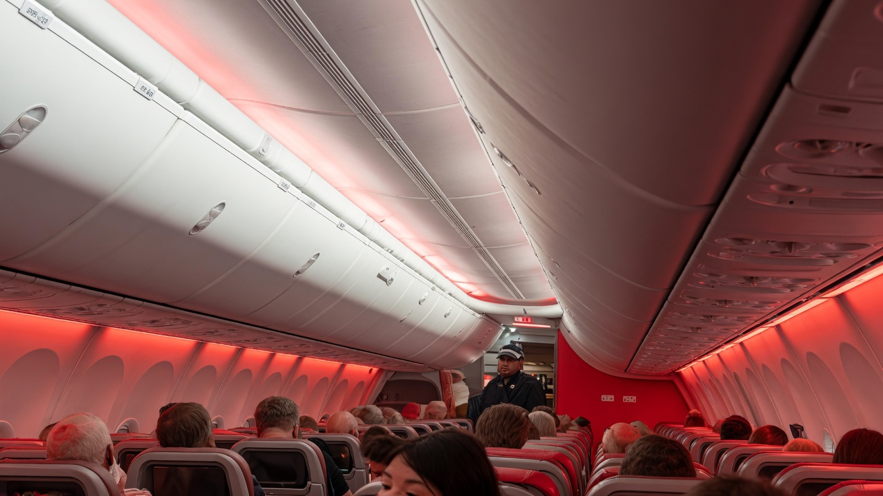 TravelWireDaily — Man Head Butts Another Passenger, Then Dies After Being Restrained Onboard